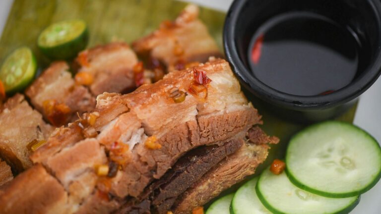Wisata Kuliner Bali: 5 Makanan Khas yang Wajib Dicoba Selain Babi Guling